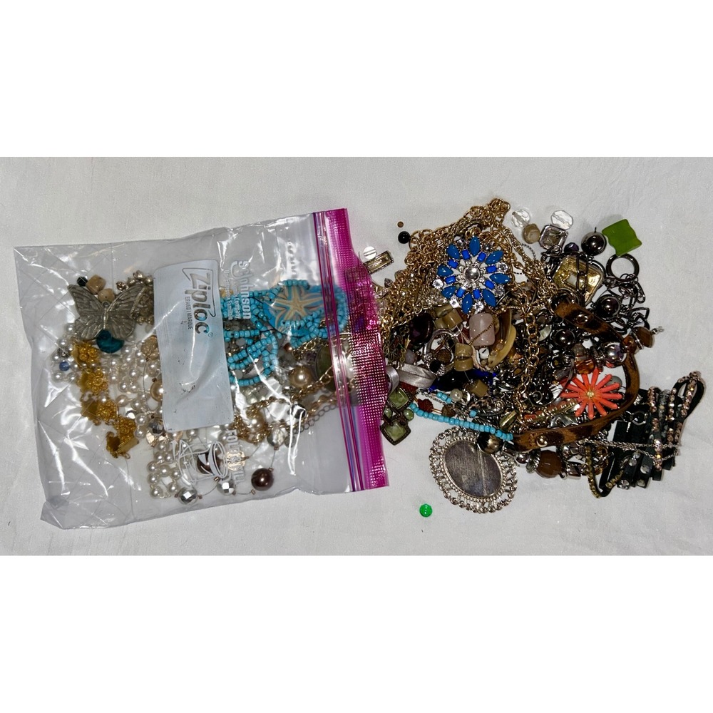 1-2lbs Mix Lot of BROKEN Vintage + Modern‎ Costume Jewelry